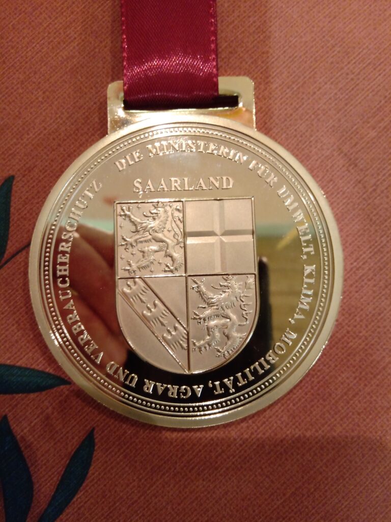 Bronzemedaille in Hangard überreicht