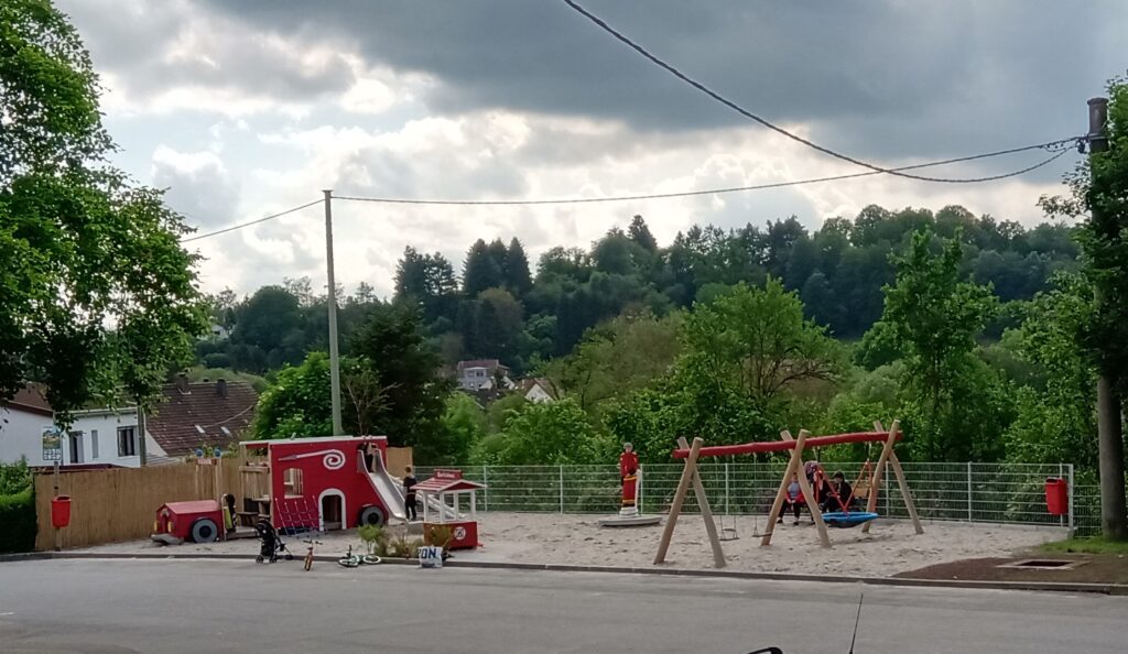 Feuerwehr-Spielplatz ist eröffnet!