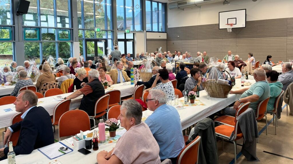 Unterhaltsames Programm bei gut besuchter Seniorenfeier