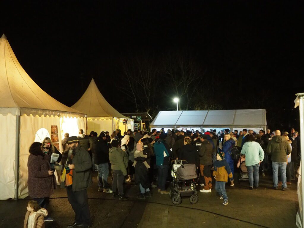 Stimmungsvoller Adventstreff im Hangard  erfreute zahlreiche Kinder und Besucher