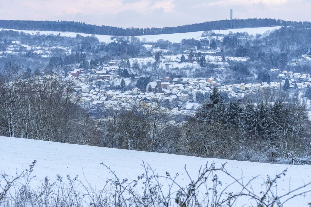 Hangard ist immer malerisch, besonders aber im Winter bei Schnee! 
Foto: Th. Reinhardt